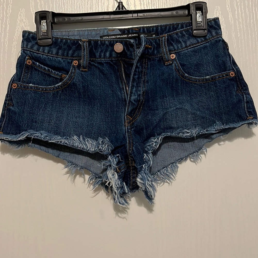 Volcom - Picture 1 of 5